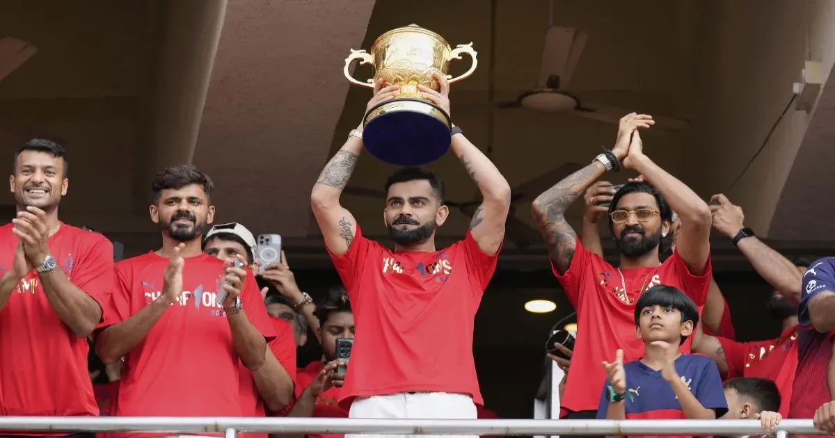 RCB बन सकता है सबसे महंगा T20 फ्रेंचाइज़, 16,706 करोड़ रुपये से अधिक में बिक्री हुई