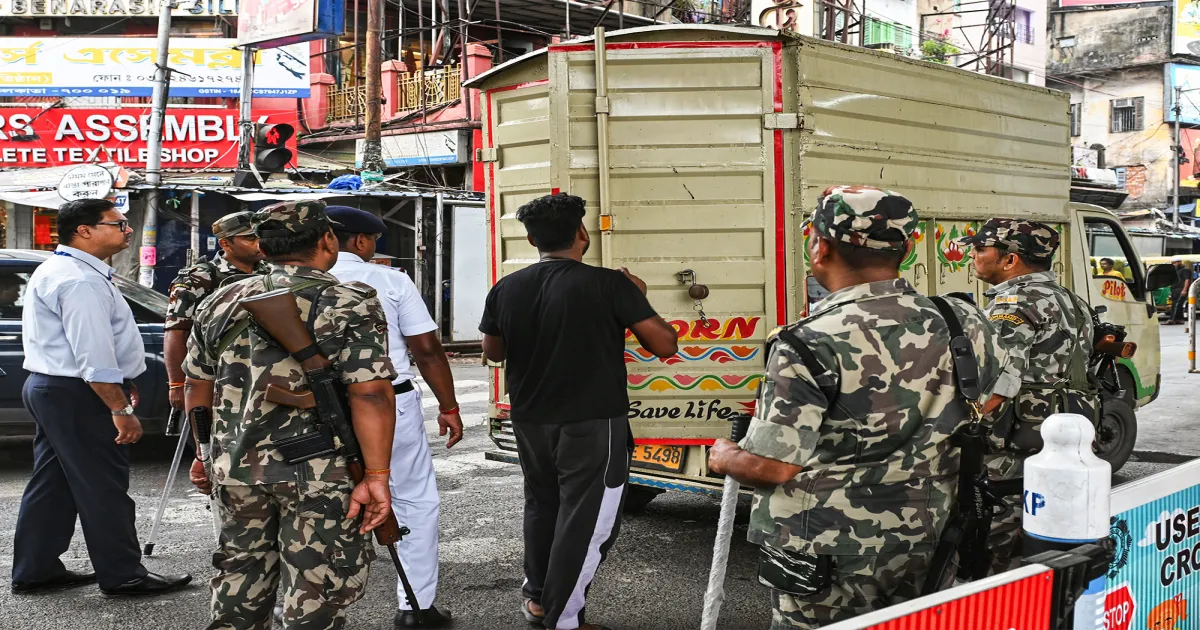 मतदान के बाद भी बंगाल में तैनात रहेंगी 700 CAPF कंपनियां, कानून-व्यवस्था पर चुनाव आयोग का बड़ा फैसला