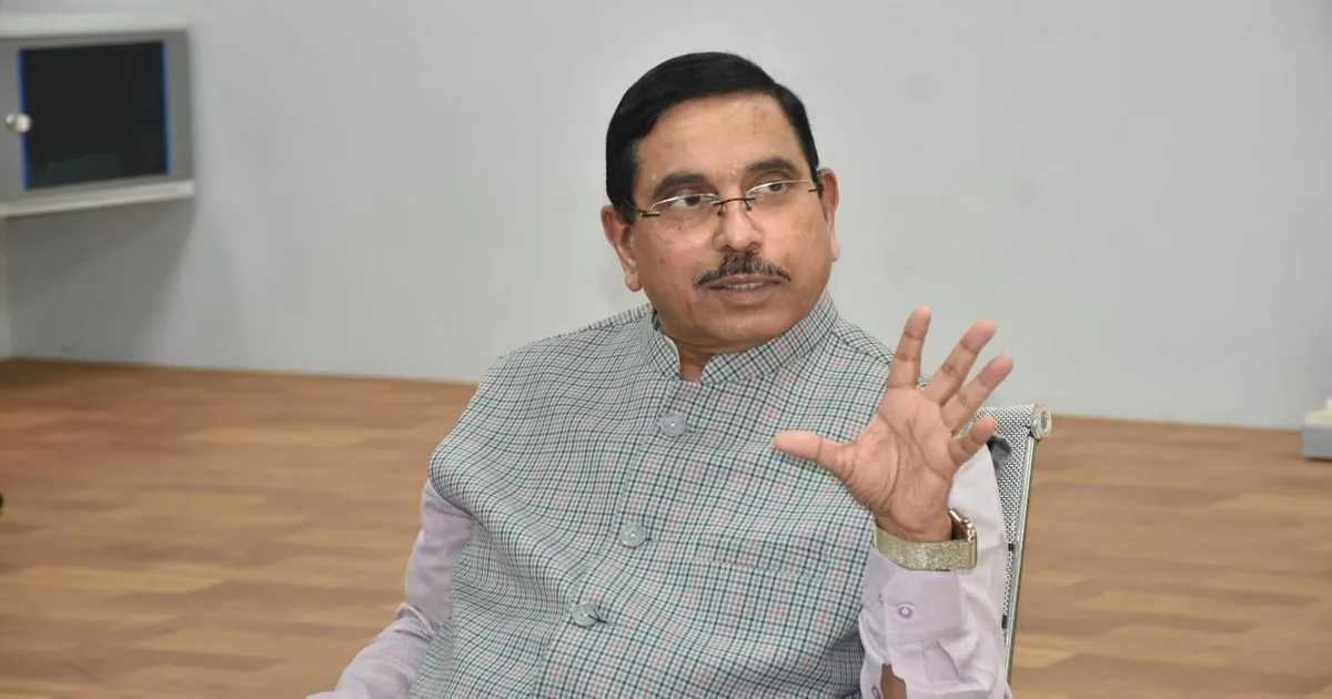 क्रॉस वोटिंग दुर्भाग्यपूर्ण, भाजपा हाईकमान करेगा सख्त कार्रवाई: प्रल्हाद जोशी