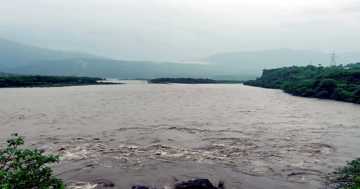 जम्मू-कश्मीर के रामबन में 19 वर्षीय कॉलेज छात्र चिनाब नदी में डूबा, तलाश अभियान जारी