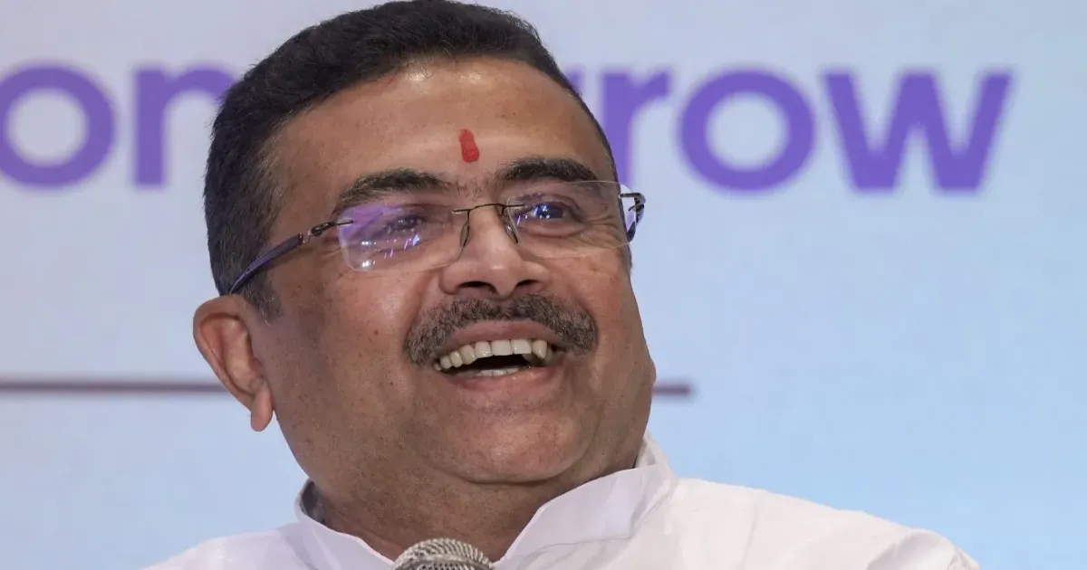 बंगाल में छात्रों को मोबाइल के लिए मिलने वाली 10 हजार रुपये की मदद पर रोक, टैबलेट देने पर विचार