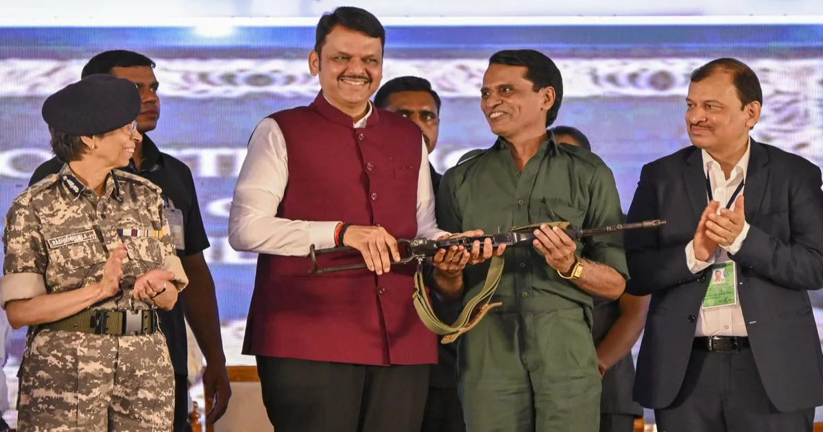 maoists-offer-surrender-to-three-cms