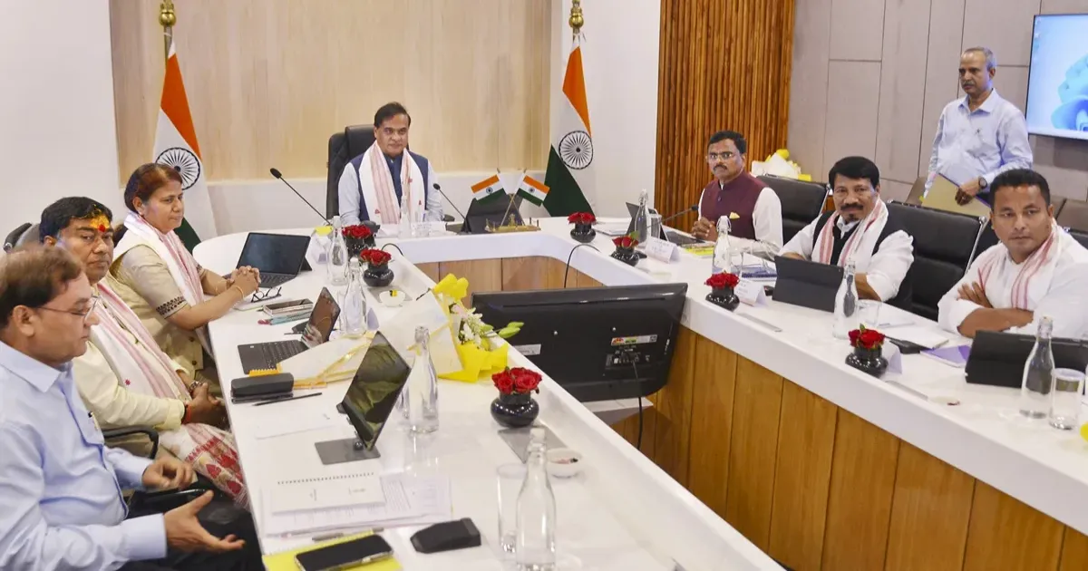 असम में बड़ा कैबिनेट विस्तार: 12 मंत्री लेंगे शपथ, हिमंता बिस्वा सरमा सरकार में नए चेहरों को जगह