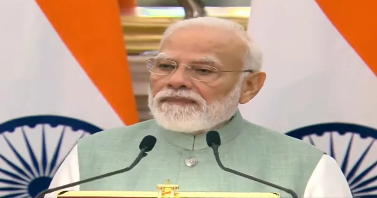 कच्छ में मजदूरों से भरी पिकअप वैन की ट्रक से टक्कर, मौतों पर पीएम मोदी ने जताया शोक