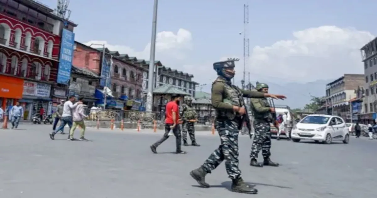 चीनी नागरिक की गिरफ्तारी के बाद श्रीनगर में अवैध रूप से रह रहे विदेशियों पर कड़ी कारवाई