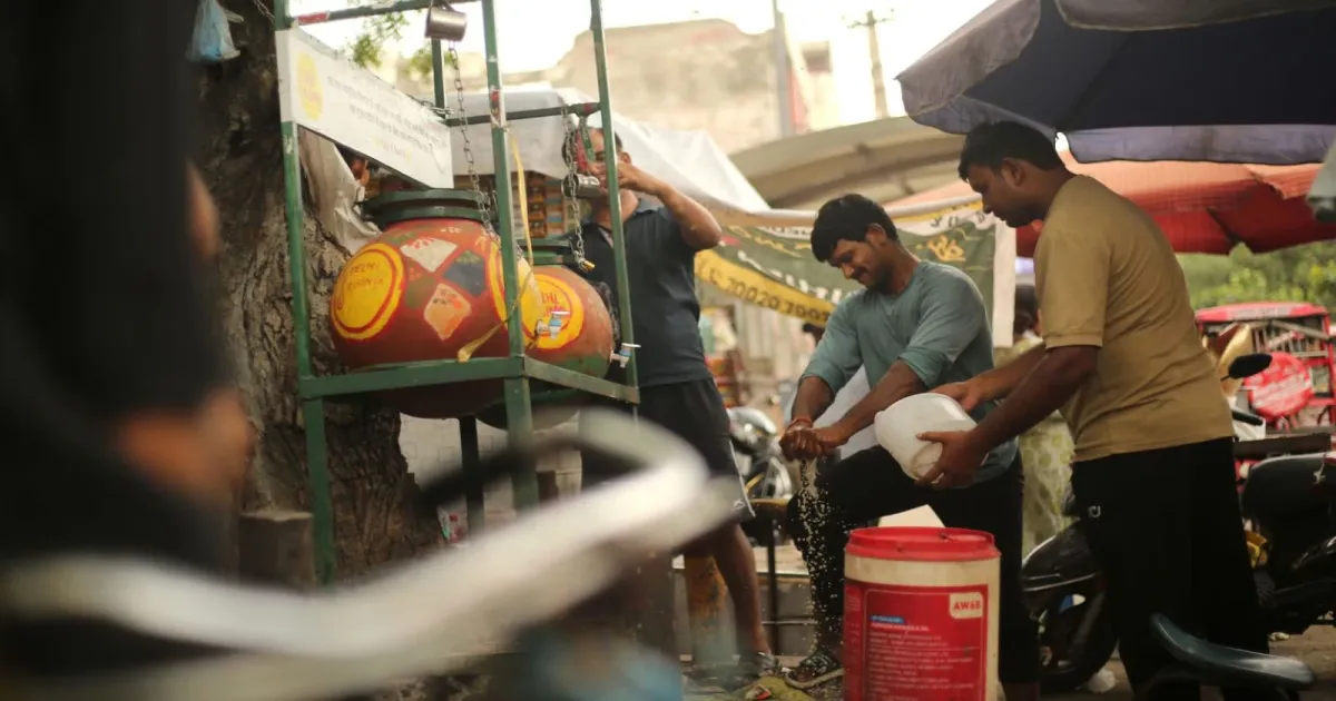 अवैध फेरीवालों पर बॉम्बे हाई कोर्ट सख्त, पूछा– जिम्मेदारी नहीं निभा रहे अधिकारी तो जनता कहां जाए?