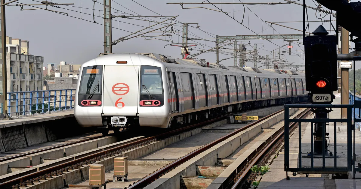 दिल्ली मेट्रो के सभी स्टेशन यात्रियों के लिए फिर खुले, डीएमआरसी ने सामान्य सेवाएं बहाल कीं