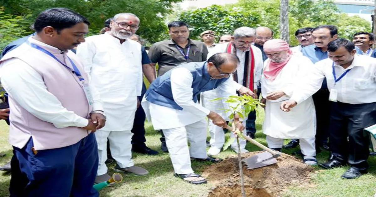 हरियाली अमावस्या पर पौधे लगाकर प्रकृति के प्रति आभार जताएं: शिवराज सिंह चौहान