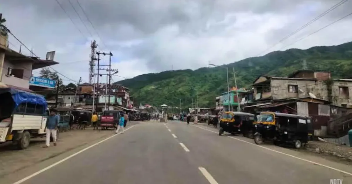 मणिपुर में फिर भड़की हिंसा, महिला की गोली मारकर हत्या; पति और छह वर्षीय बेटा घायल