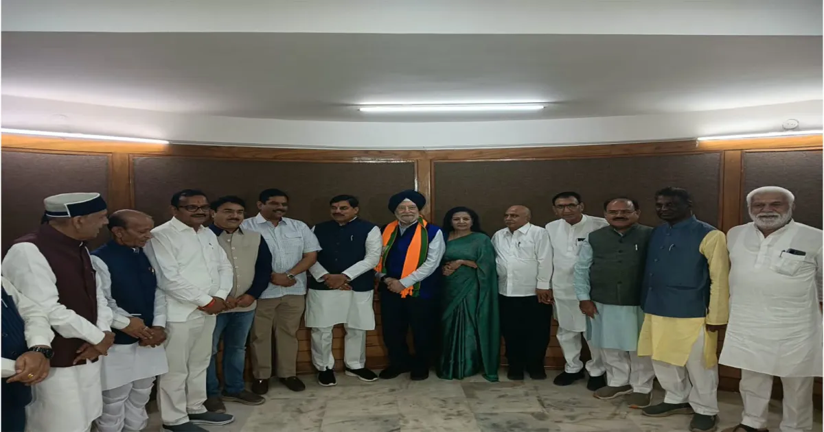 हरदीप सिंह पुरी ने मध्य प्रदेश राज्यसभा उपचुनाव के लिए भरा नामांकन