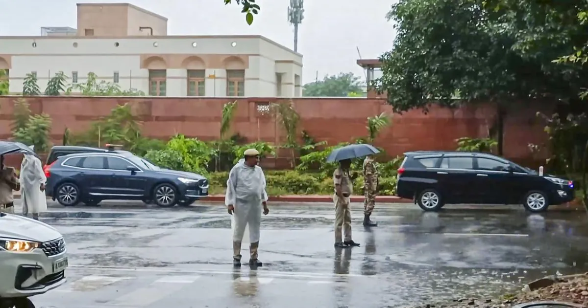 पूर्व उपराष्ट्रपति जगदीप धनखड़ ने सरकारी आवास खाली किया, फिलहाल छतरपुर में अस्थायी निवास