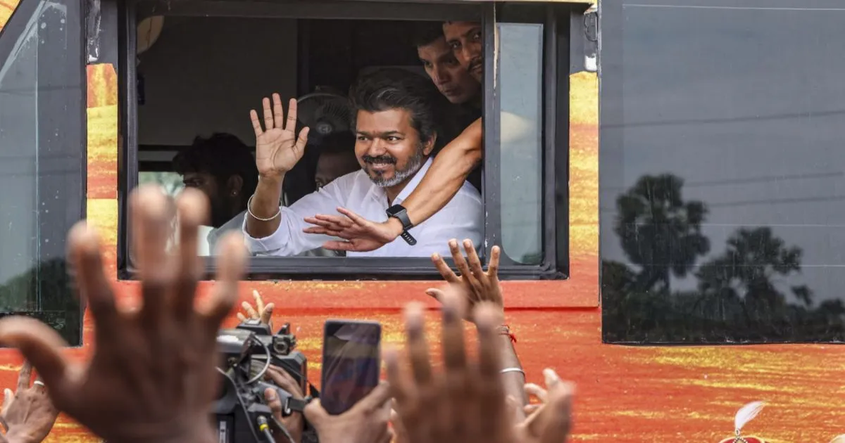 करूर भीड़ भगदड़ : TVK ने विजय की प्रस्तावित बैठक के लिए 1 किलोमीटर सुरक्षा घेरे की मांग की