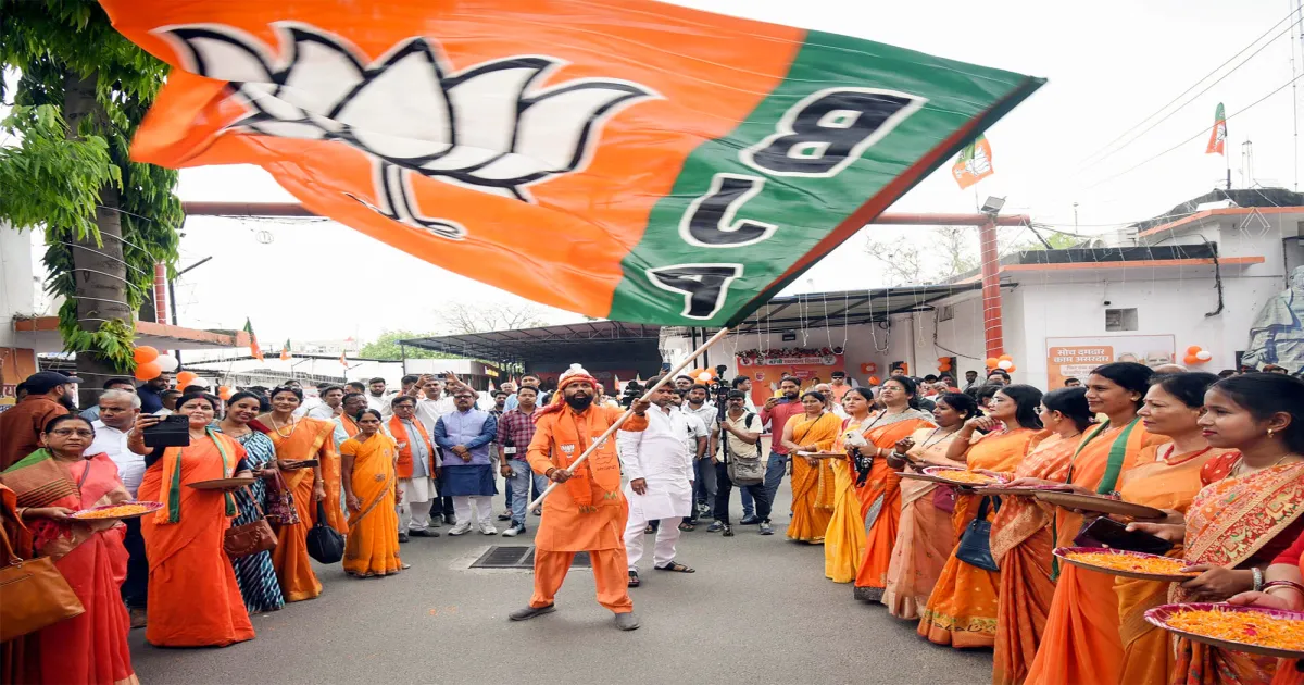2027 चुनाव से पहले भाजपा का बड़ा संगठनात्मक फेरबदल, उत्तर प्रदेश के 5 जिलों में नए अध्यक्ष नियुक्त