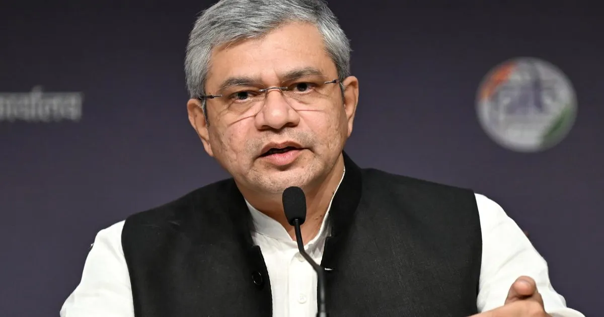 डिजिटल बदलाव के बीच पारंपरिक मीडिया की सुरक्षा के लिए सरकार करेगी पहल: सूचना एवं प्रसारण मंत्री