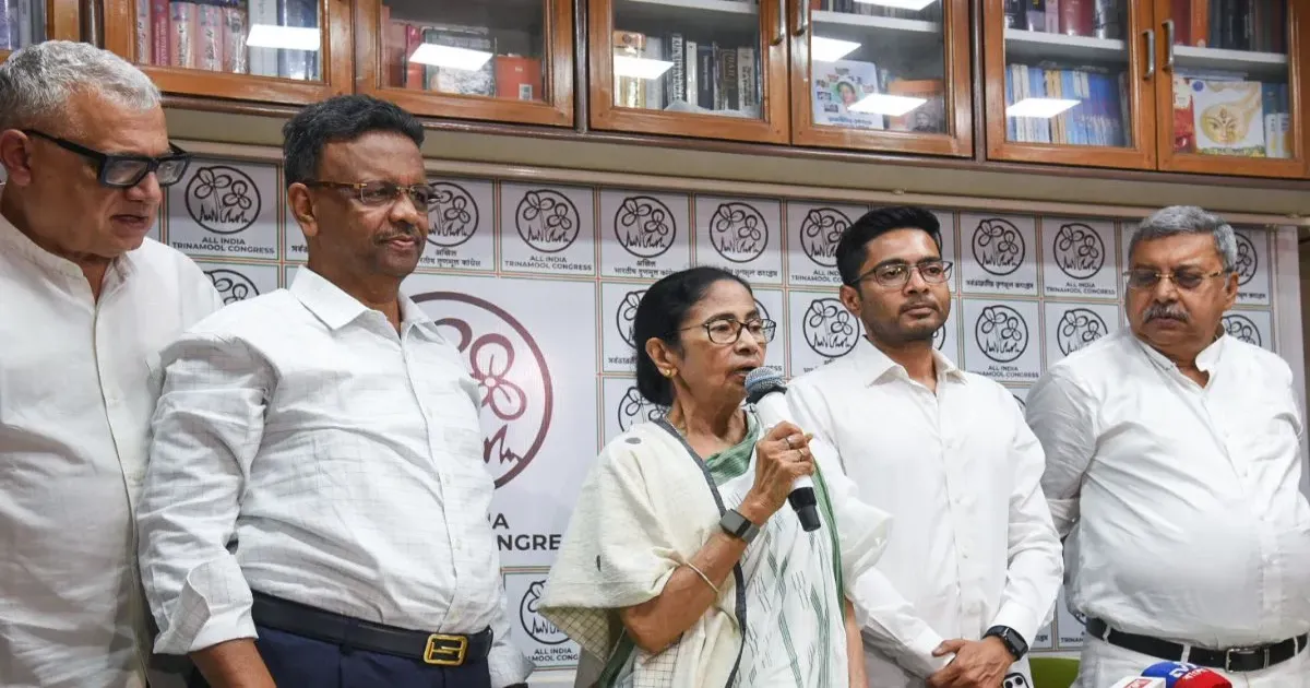 टीएमसी में बढ़ी अंदरूनी कलह की अटकलें, ममता बनर्जी के आवास पर बैठक से 60 विधायक रहे नदारद