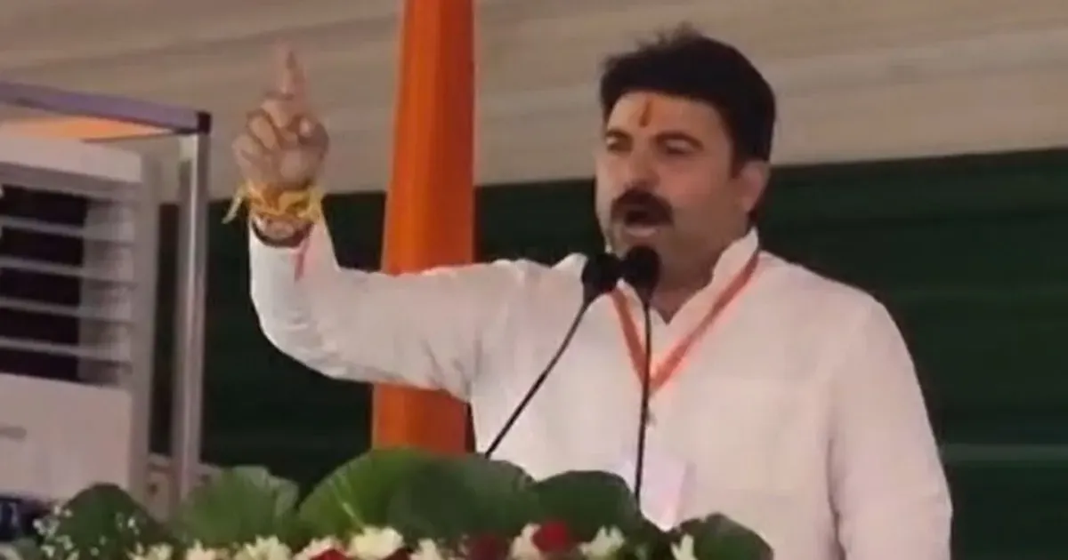 इस्लामी झंडे पर AK-47 के निशान को लेकर शलभ मणि त्रिपाठी का ओवैसी पर पलटवार, बोले- डराने की कोशिश हुई तो देंगे कड़ा जवाब