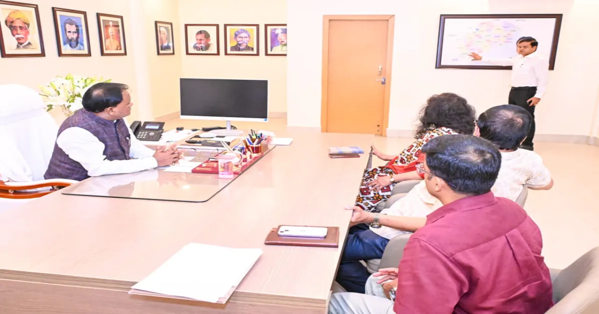 ओडिशा में भारी बारिश के बीच सीएम मोहन चरण माझी ने की समीक्षा, अधिकारियों को जीरो कैजुअल्टी का निर्देश
