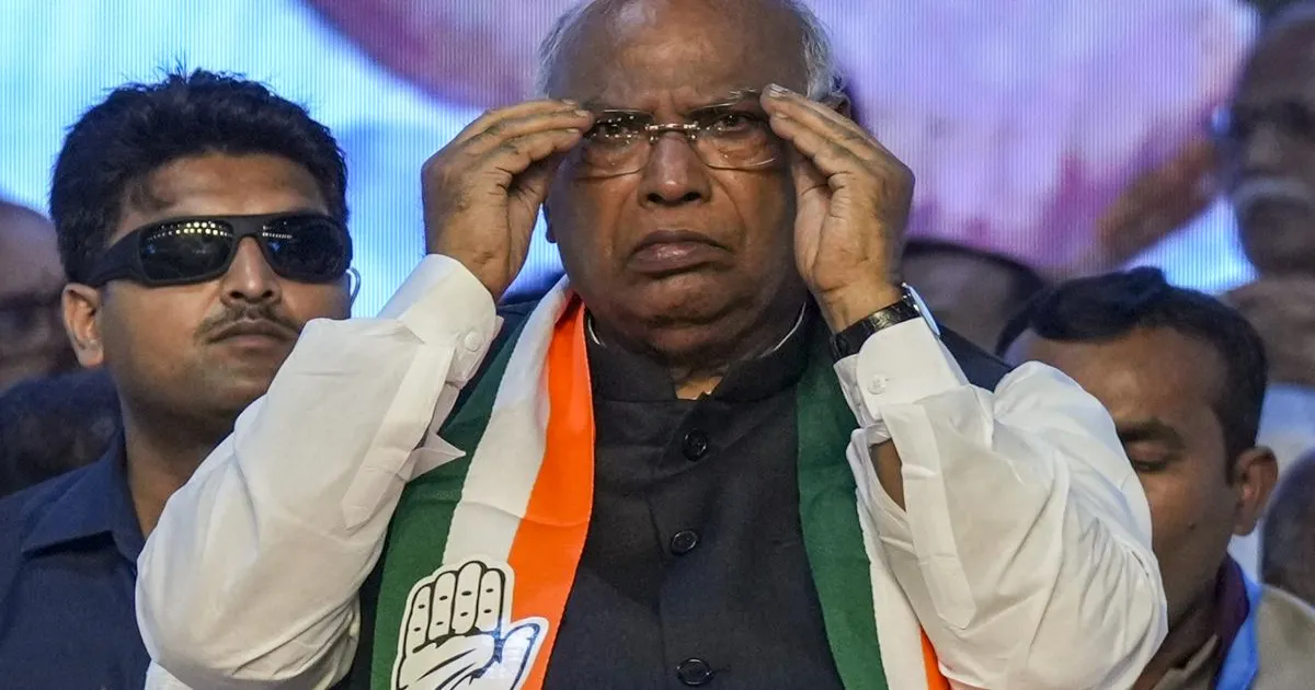 अमेरिकी टैरिफ़ सतही विदेश नीति का नतीजा, भारत में रोज़गार पर संकट: मल्लिकार्जुन खड़गे