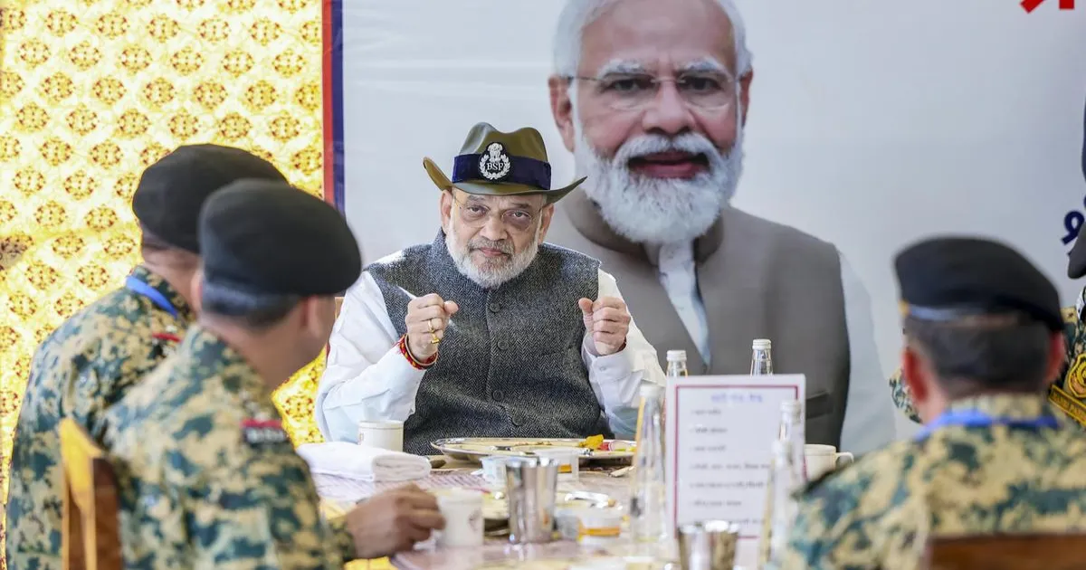 UAVs खतरे के बीच अमित शाह ने जम्मू-कश्मीर सीमा पर हाई-टेक सुरक्षा पर दिया जोर