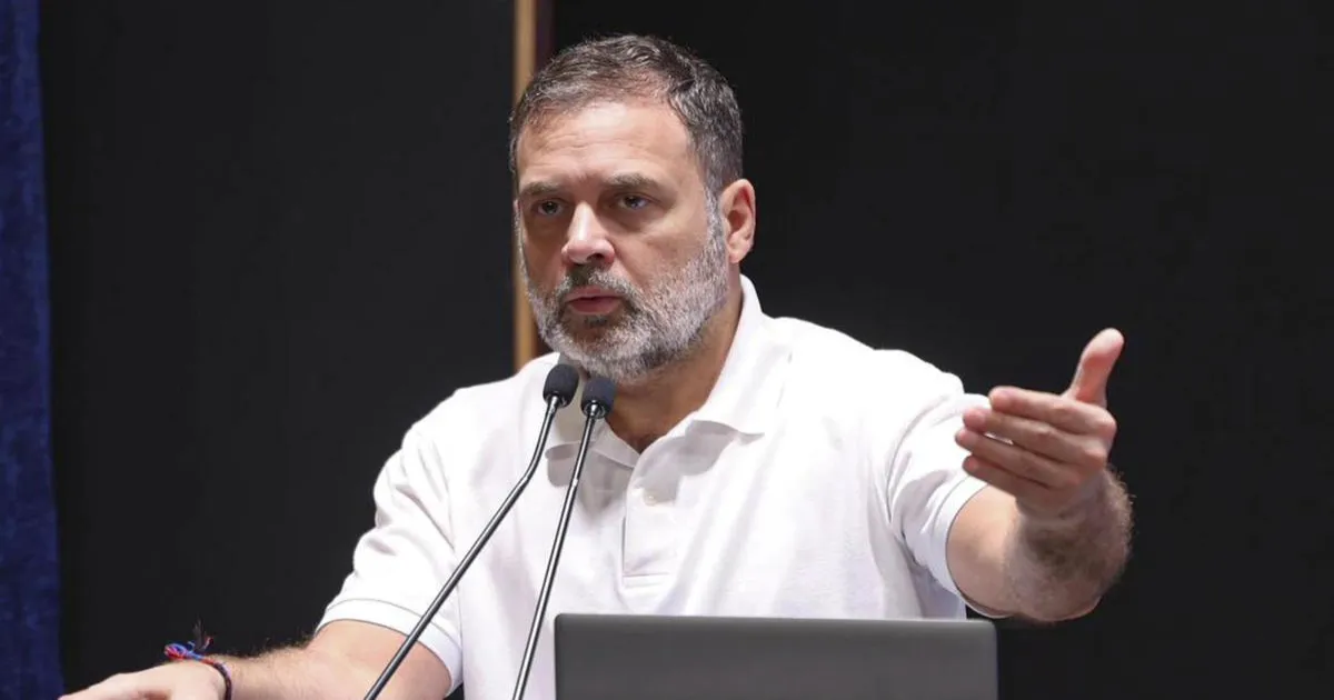 राहुल गांधी का आरोप: सरकार की गलत नीतियों से एकाधिकारियों को खुली छूट, छोटे व्यापारी नौकरशाही में जकड़े