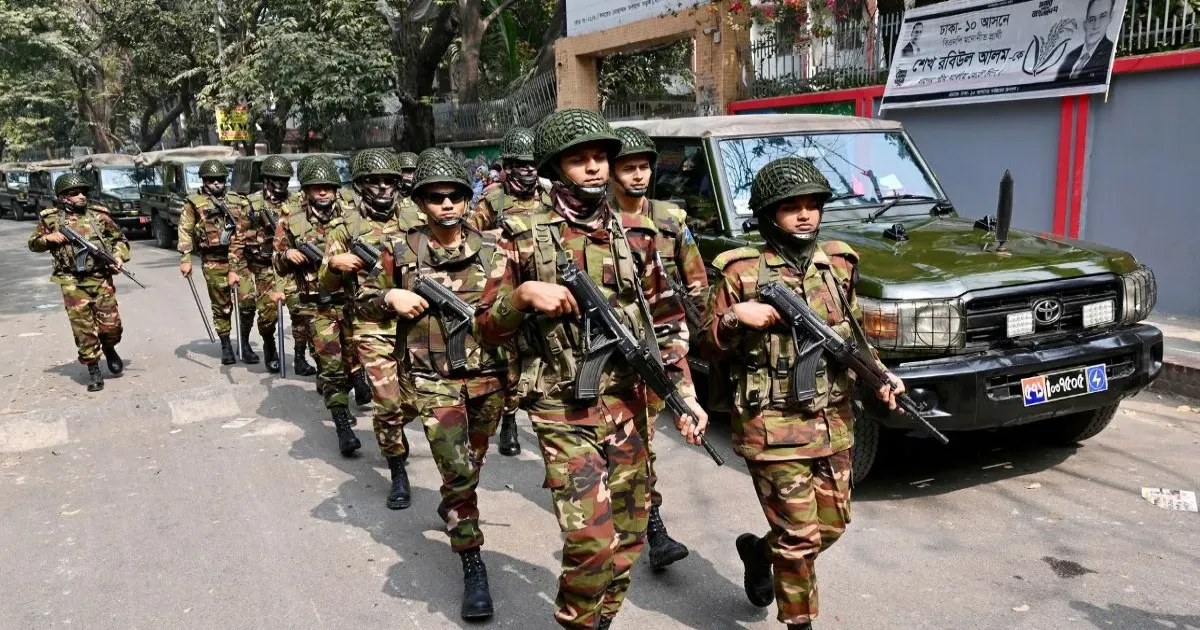 बांग्लादेश चुनाव से पहले सुरक्षा कड़ी, आधे से ज्यादा मतदान केंद्र संवेदनशील घोषित