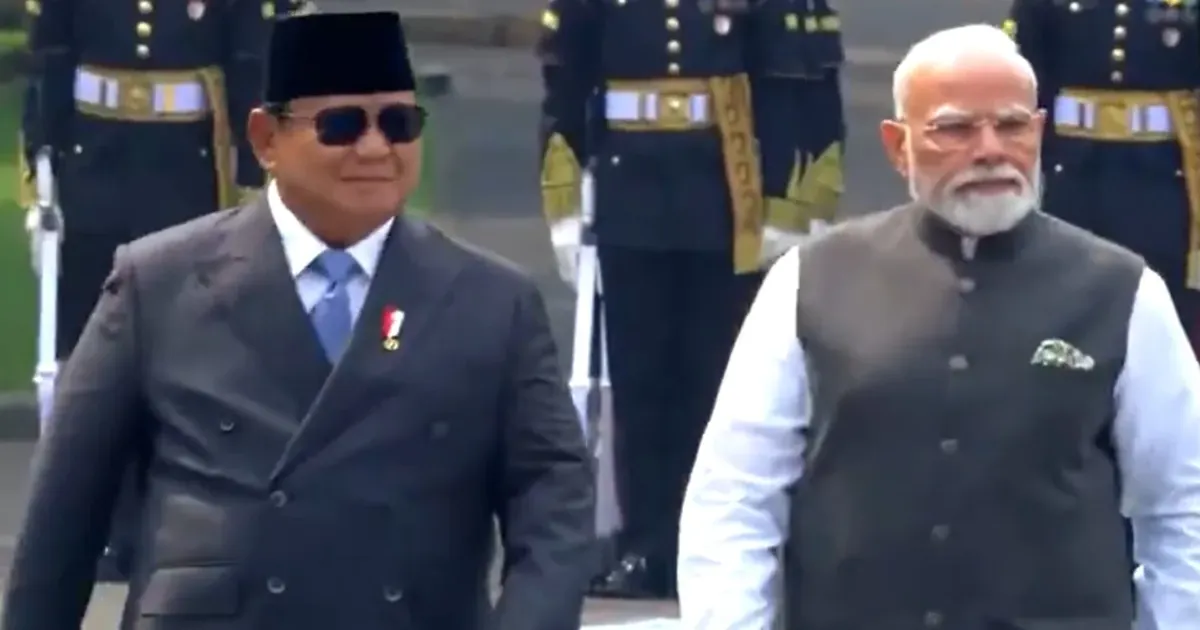 इंडोनेशिया दौरे पर प्रधानमंत्री नरेंद्र मोदी का भव्य स्वागत, राष्ट्रपति प्रबोवो सुबियांतो के साथ द्विपक्षीय वार्ता