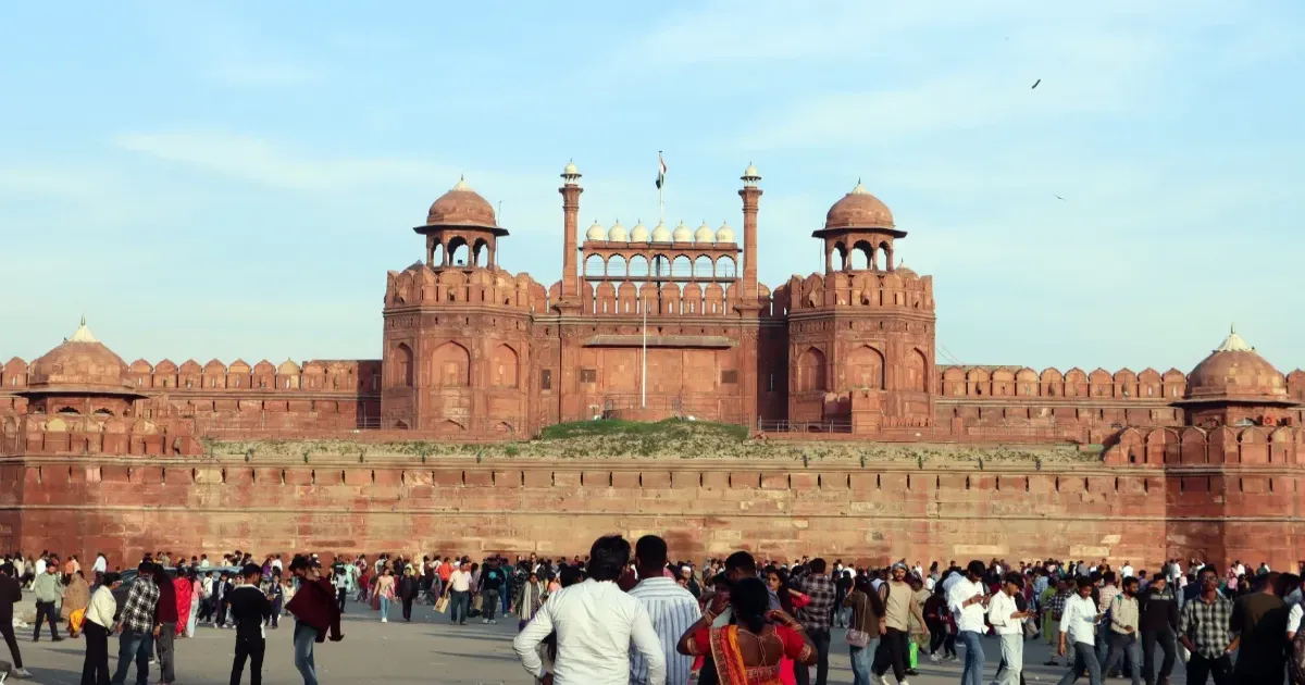 दिल्ली का लाल किला पर्यटकों के लिए बंद, जानिए क्यों लिया गया फैसला और कब तक नहीं मिलेगी एंट्री