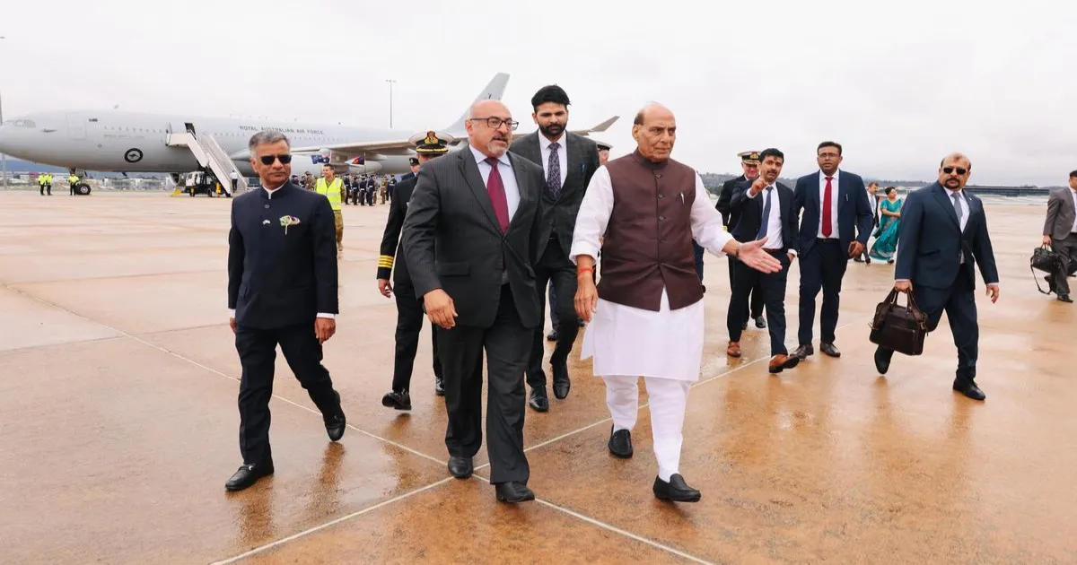 भारत-ऑस्ट्रेलिया रक्षा और रणनीतिक सहयोग को मजबूत करने के लिए राजनाथ सिंह कैनबरा पहुंचे