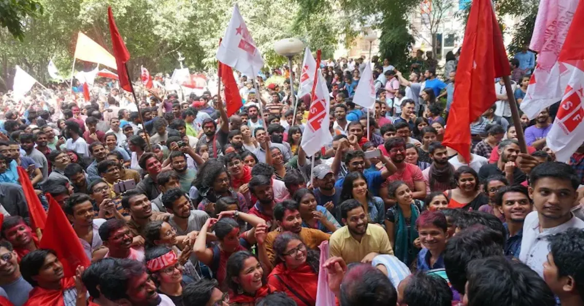 JNU शिक्षकों ने असहमति की आवाज़ों के साथ असमान व्यवहार पर उठाए सवाल, ABVP ने जुर्माने का विरोध किया