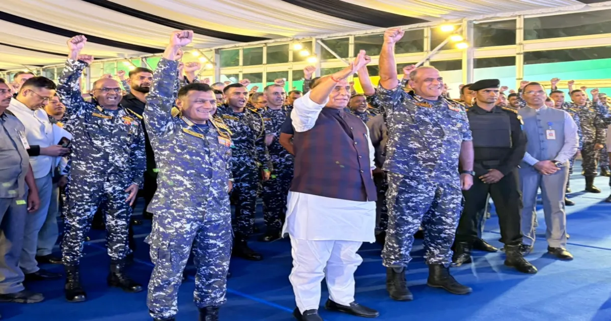 राजनाथ सिंह ने भारतीय नौसेना को दुनिया की सबसे शक्तिशाली नौसेनाओं में बताया, भविष्य की चुनौतियों को लेकर किया आगाह