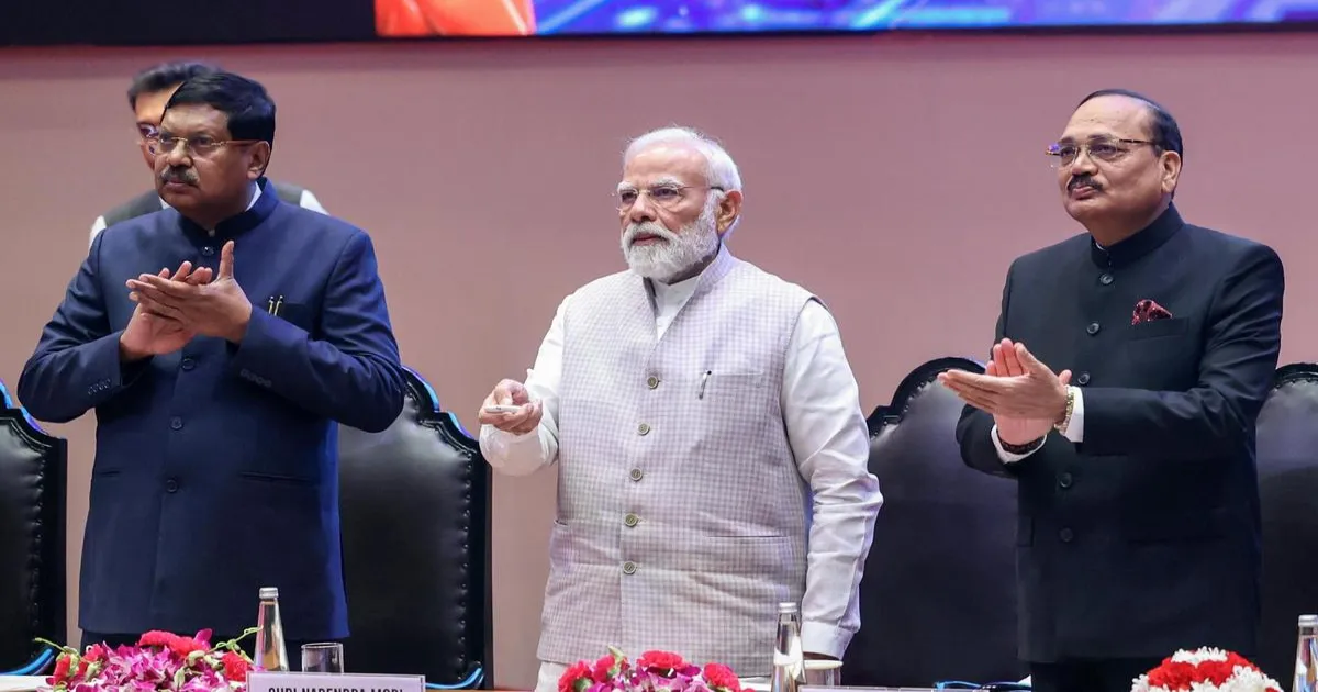 गरीब तब तक न्याय नहीं पाते जब तक वे अपने अधिकारों के बारे में जागरूक न हों: पीएम मोदी