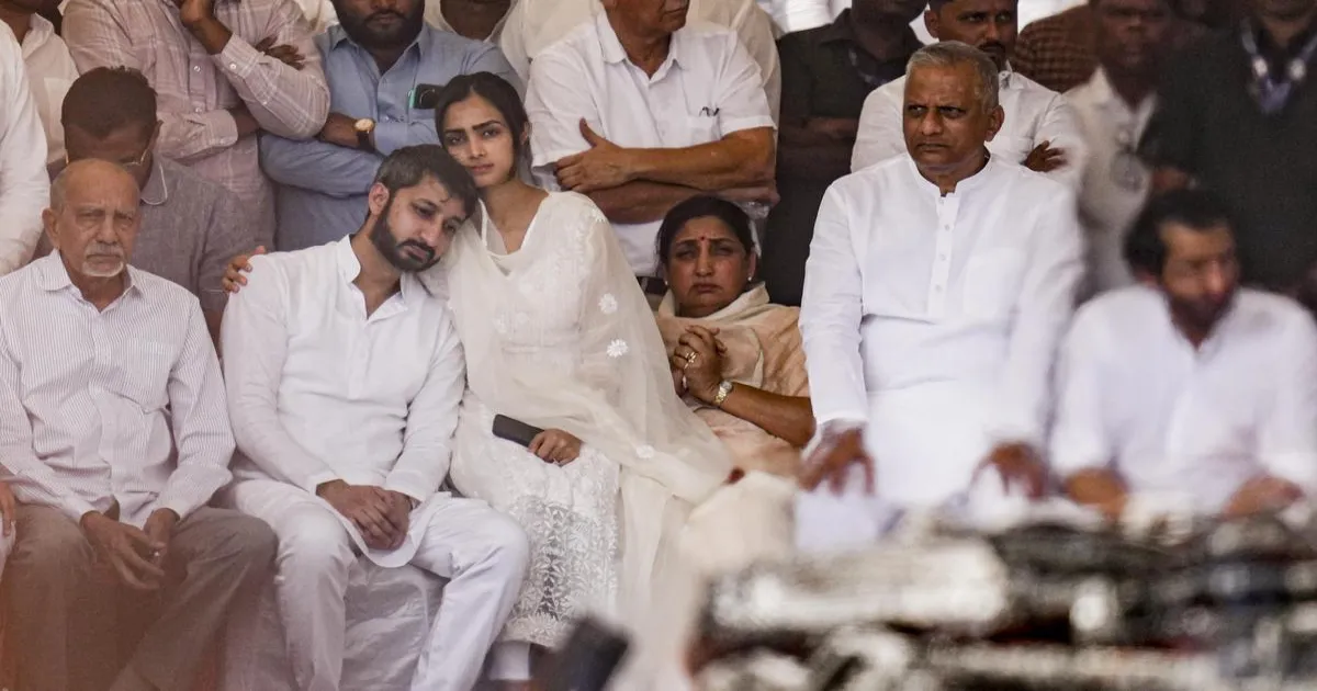 अजित पवार का निधन महाराष्ट्र की राजनीति में भूचाल लेकर आया