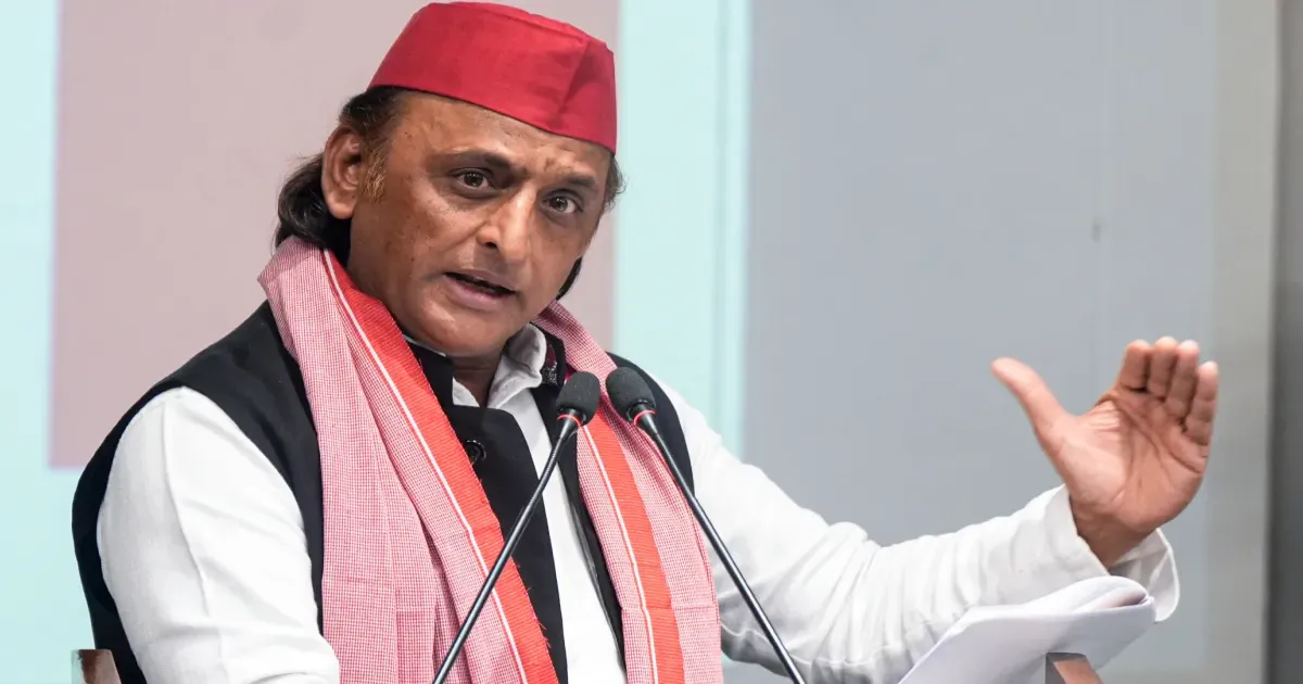 सब कुछ सड़क पर होता है, जगह की कमी है: अखिलेश यादव ने सीएम योगी आदित्यनाथ को नमाज पर तंज़