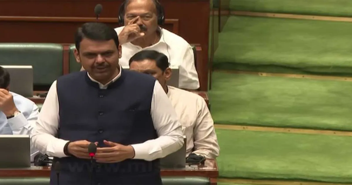 मिसिंग लिंक परियोजना पर विवाद: फडणवीस ने आलोचकों पर साधा निशाना, राज ठाकरे को बताया मिमिक्री कलाकार