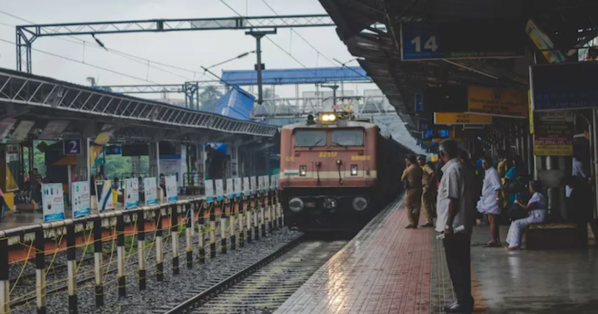 पश्चिमी रेलवे ने दशहरा, दिवाली और छठ 2025 के लिए उदना–मालदा टाउन और वडोदरा–कोलकाता के बीच विशेष ट्रेनें चलाईं