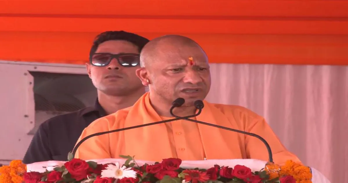 उत्तर प्रदेश: मुख्यमंत्री योगी आदित्यनाथ ने ललितपुर में 1,766 करोड़ रुपये की 221 विकास परियोजनाओं का उद्घाटन और शिलान्यास किया