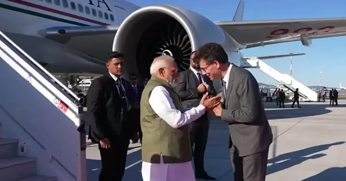 प्रधानमंत्री नरेंद्र मोदी पहुंचे फ्रांस, राष्ट्रपति मैक्रों के साथ करेंगे द्विपक्षीय वार्ता; भारत इनोवेट्स 2026 का करेंगे उद्घाटन