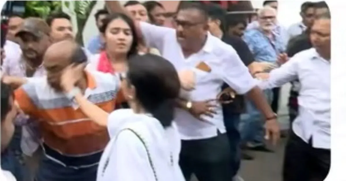 कोलकाता में टीएमसी के प्रदर्शन मार्च के दौरान ममता बनर्जी ने कार्यकर्ता को मारा थप्पड़, वीडियो वायरल