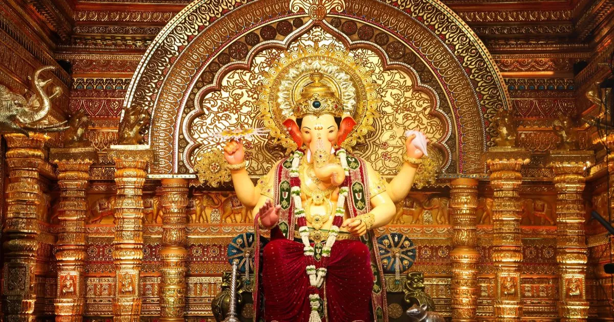 लालबागचा राजा विसर्जन 2025: गुलाल और फूलों से गूँजा माहौल