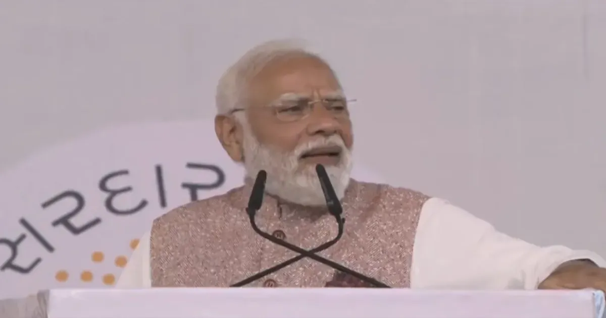 प्रधानमंत्री नरेंद्र मोदी ने फिर दोहराई आयात घटाने और विदेशी मुद्रा बचाने की अपील, वडोदरा में सरदारधाम परिसर का उद्घाटन किया
