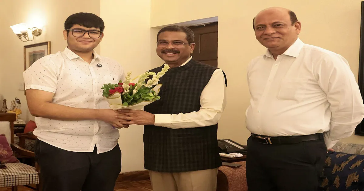 नीट-यूजी 2026 में ऑल इंडिया रैंक 2 हासिल करने वाले पंशुल बंसल की धर्मेंद्र प्रधान ने की सराहना