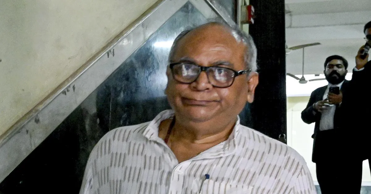 शिक्षक भर्ती घोटाले में पश्चिम बंगाल के मंत्री ने किया आत्मसमर्पण, मिली जमानत