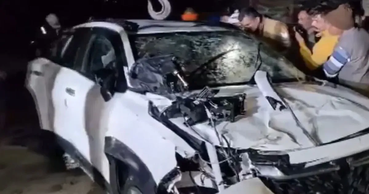 उत्तर प्रदेश: मथुरा में कार के खड़े टैंक से टकराकर नहर में गिरने से चार युवकों की मौत