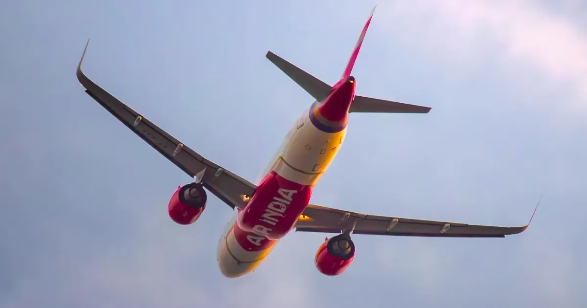 2 मार्च के लिए ट्रैवल एडवाइजरी: ईरान संघर्ष के बीच मध्य पूर्व के लिए उड़ानें रद्द