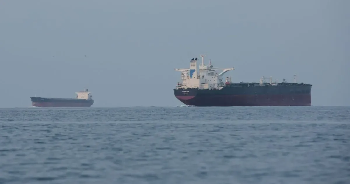 अमेरिका ने चीन की रिफाइनरी समेत 40 शिपिंग कंपनियों पर प्रतिबंध लगाए, ईरानी तेल परिवहन का आरोप