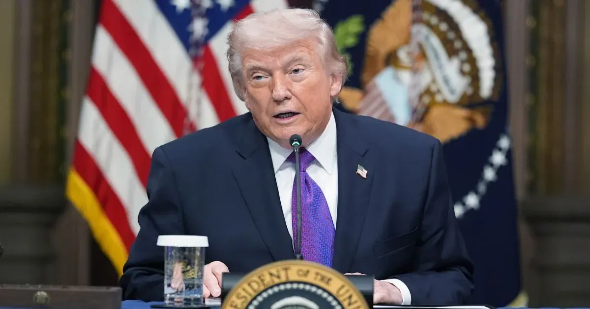 ईरान पर दबाव बढ़ाने के लिए होर्मुज जलडमरूमध्य की लंबी नाकेबंदी पर ट्रंप का विचार