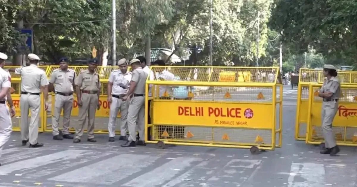 दिल्ली के मंडावली में नौकरी का झांसा देकर महिला से दुष्कर्म, वीडियो वायरल करने की धमकी