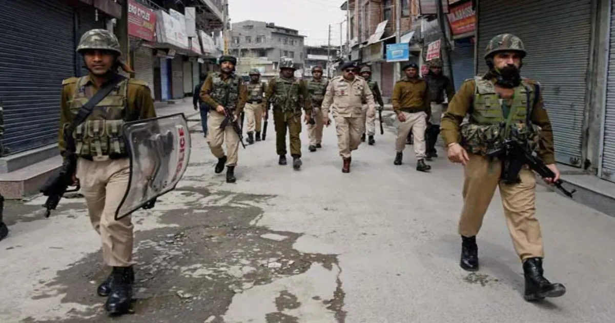 जम्मू-कश्मीर पुलिस में बड़ा फेरबदल, 100 वरिष्ठ अधिकारियों के तबादले; कई जिलों को मिले नए प्रमुख