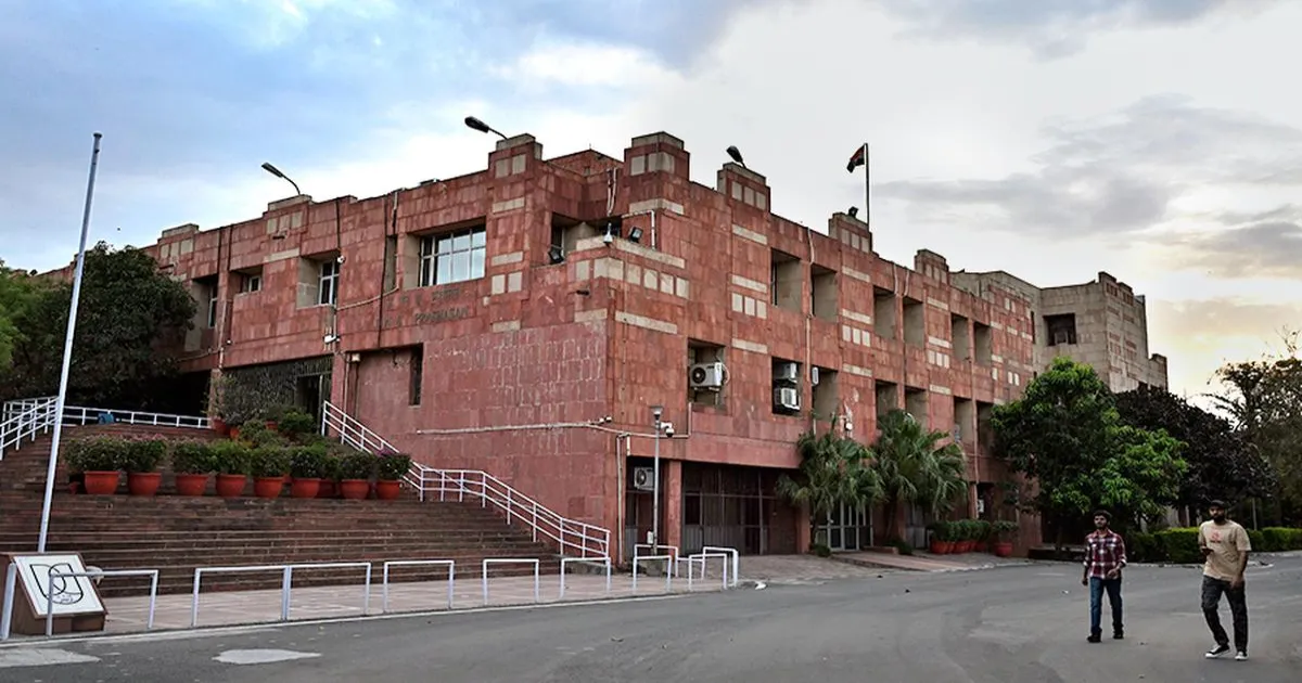 जेएनयू प्रदर्शन के दौरान पुलिस की कथित बर्बरता पर वामपंथी संगठनों का आरोप, दिल्ली पुलिस ने किया खारिज