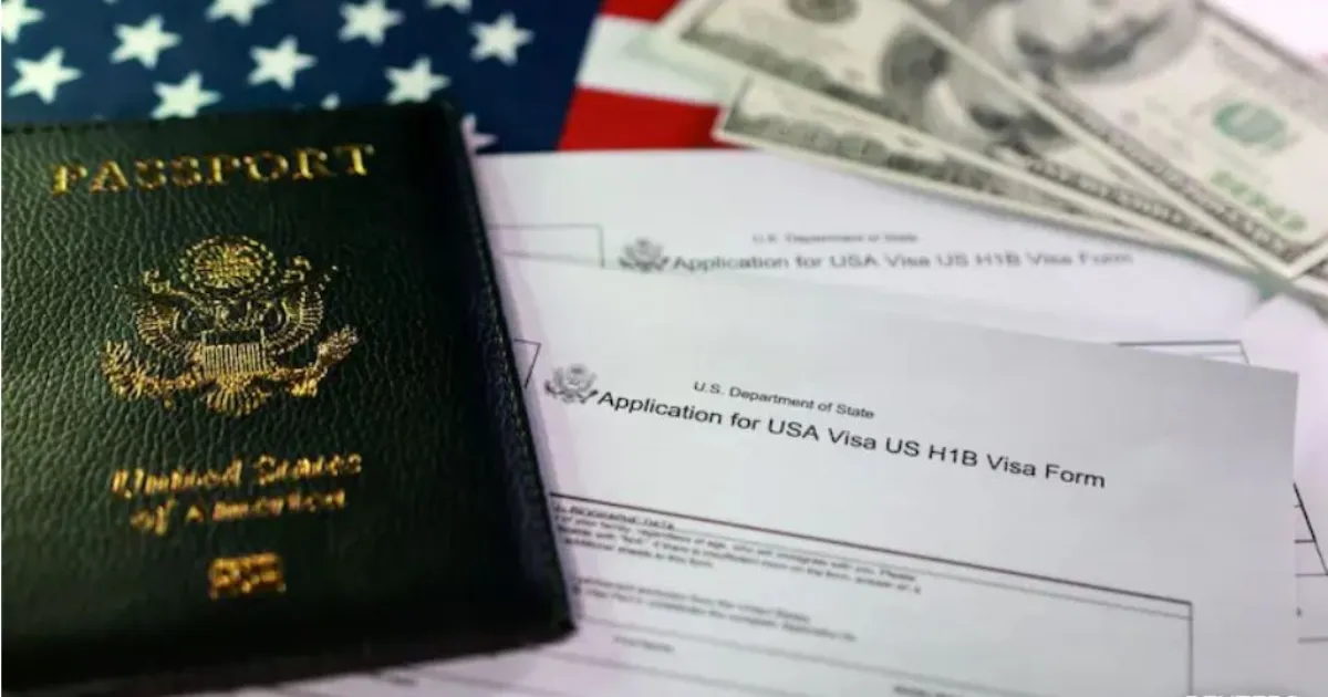 H-1B वीज़ा शुल्क को $100,000 करना आवश्यक: व्हाइट हाउस ने कहा—सिस्टम के दुरुपयोग को रोकने का बड़ा कदम